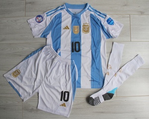 Dziecięcy zestaw piłkarski ARGENTYNA Home Copa America 2024 ADIDAS (koszulka+spodenki+getry) #10 Messi