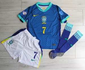 Dziecięcy zestaw piłkarski BRAZYLIA Away Copa America 2024 NIKE (koszulka+spodenki+getry) #7 VINI JR