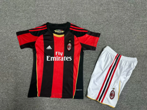 Dziecięcy zestaw piłkarski AC Milan home RETRO 10/11 Adidas (koszulka+spodenki) #11 Ibrahimović