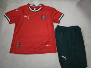 Dziecięcy zestaw piłkarski PORTUGALIA Home 2024/25 PUMA (koszulka+spodenki+getry) #7 RONALDO