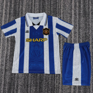 Dziecięcy zestaw piłkarski Manchester United 3rd RETRO 94/95 Umbro (koszulka+spodenki) #7 Cantona