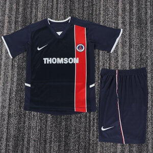 Dziecięcy zestaw piłkarski PSG home RETRO 02/03 Nike (koszulka+spodenki) #10 Ronaldinho