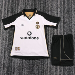 Dziecięcy zestaw piłkarski Manchester United away RETRO 01/02 Nike (koszulka+spodenki) #7 Beckham
