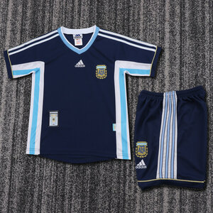 Dziecięcy zestaw piłkarski Argentyna home RETRO 98 Adidas (koszulka+spodenki) #9 Batistuta