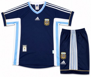 Dziecięcy zestaw piłkarski Argentyna home RETRO 98 Adidas (koszulka+spodenki) #9 Batistuta