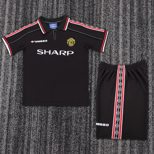 Dziecięcy zestaw piłkarski Manchester United 3rd RETRO 98/99 Umbro (koszulka+spodenki) #7 Beckham