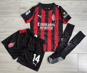 Dziecięcy zestaw piłkarski AC Milan home 25/26 Puma (koszulka+spodenki+getry) #14 Modrić