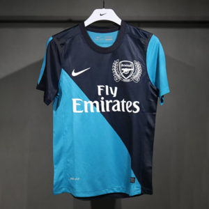 Koszulka piłkarska Arsenal FC Retro away player version 2011/12 NIKE #11 Van Persie