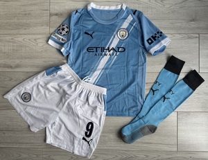 Dziecięcy zestaw piłkarski MANCHESTER CITY home 25/26 PUMA (koszulka+spodenki+getry) #9 Haaland