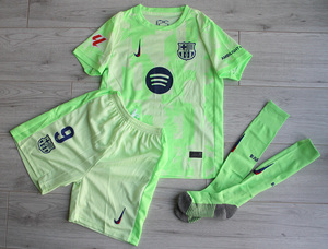 Dziecięcy zestaw piłkarski FC BARCELONA 3rd 24/25 Nike (koszulka, spodenki i getry) Lewandowski roz. 145-155cm
