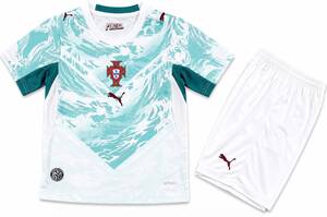 Dziecięcy zestaw piłkarski PORTUGALIA Away World Cup 2026 PUMA (koszulka+spodenki) #7 Ronaldo