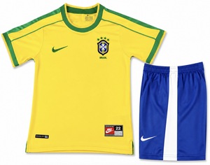 Dziecięcy zestaw piłkarski BRAZYLIA Home Retro World Cup 98 Nike (koszulka+spodenki) #9 Ronaldo