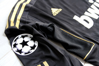 Koszulka piłkarska REAL MADRYT Away Retro 11/12 ADIDAS #8 Kaka