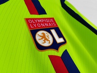 Koszulka piłkarska OLYMPIQUE Lyon Retro Away 2008/09 Umbro #10 Benzema