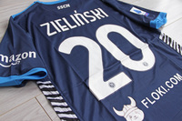 Koszulka piłkarska SSC NAPOLI 21/22 Ltd Edition Dark Blue Maradona Match EA7 #20 Zieliński