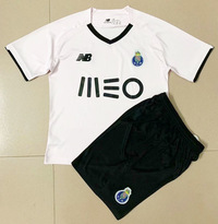 Dziecięcy zestaw piłkarski FC PORTO 3rd 21/22 New Balance (koszulka+spodenki)