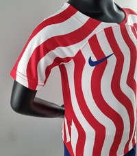 Dziecięcy zestaw piłkarski ATLETICO MADRYT home 22/23 Nike (koszulka+spodenki)