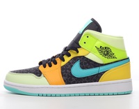 Buty męskie NIKE AIR JORDAN 1 MID 554724-037