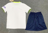 Dziecięcy zestaw piłkarski TOTTENHAM home 22/23 Nike (koszulka+spodenki)