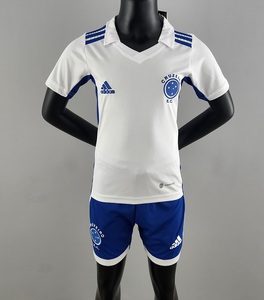 Dziecięcy zestaw piłkarski CRUZEIRO away 22/23 Adidas (koszulka+spodenki)