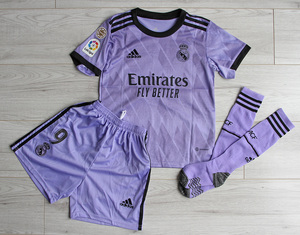 Dziecięcy zestaw piłkarski REAL MADRYT Away 22/23 ADIDAS (koszulka+spodenki+getry) #9 Benzema