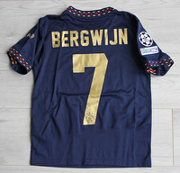 Dziecięcy zestaw piłkarski AJAX AMSTERDAM Away 22/23 ADIDAS (koszulka+spodenki+getry) #7 BERGWIJN