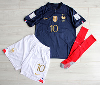 Dziecięcy zestaw piłkarski FRANCJA Home 2022/23 NIKE (koszulka+spodenki+getry) #10 MBAPPE