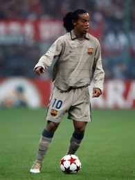Koszulka piłkarska FC BARCELONA Retro Away 2003/04 Nike #10 Ronaldinho