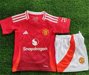 Dziecięcy zestaw piłkarski MANCHESTER UNITED ADIDAS Home 24/25 (koszulka+spodenki+getry) #10 Rashford