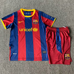 Dziecięcy zestaw piłkarski FC Barcelona home RETRO 10/11 Nike (koszulka+spodenki) #10 Messi