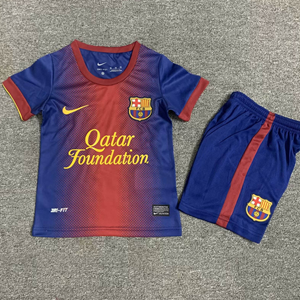 Dziecięcy zestaw piłkarski FC Barcelona home RETRO 12/13 Nike (koszulka+spodenki) #10 Messi