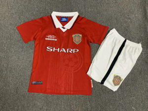 Dziecięcy zestaw piłkarski Manchester United home RETRO 99/00 Umbro(koszulka+spodenki) #7 Beckham